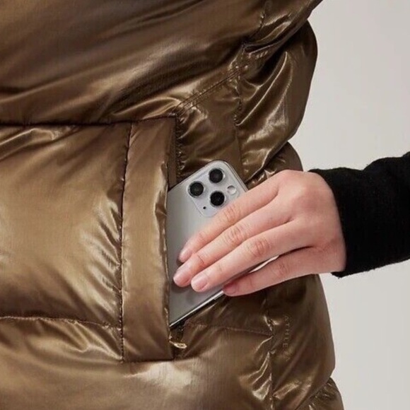 Athleta Downtown Gold Bronze Metallic Down Puffer Vest - Size Small - Like NEW! - Picture 4 of 13